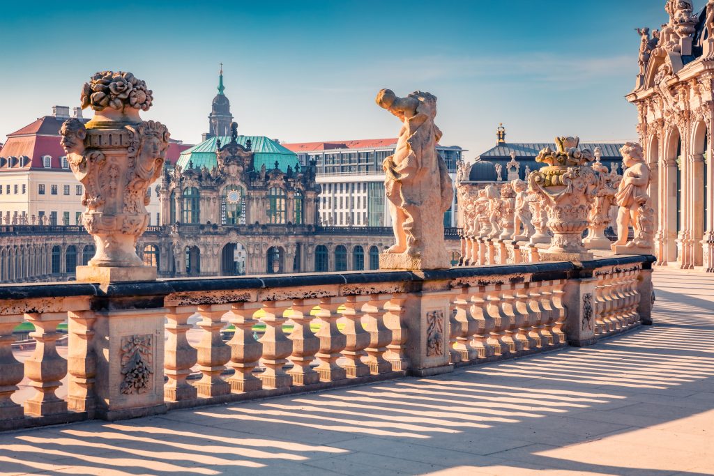 SunnyMorningViewOfFamousZwingerPalacederDresdnerZwinger - Rejs365