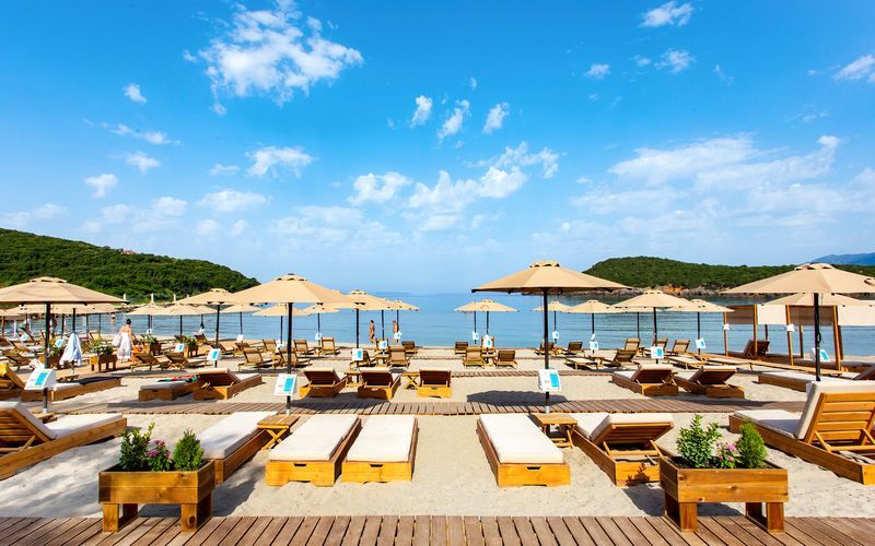 Stranden ved Hotel Paradise Ammoudia i Grækenland.