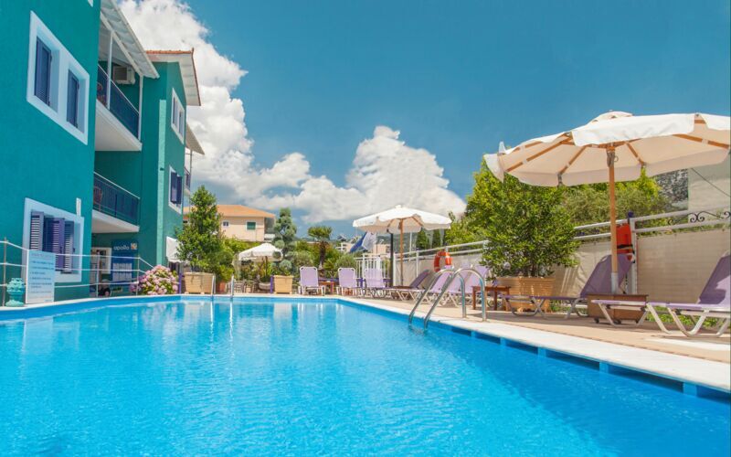 Pool på Hotel Georgio i Nidri på Lefkas.
